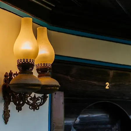 Zoev House