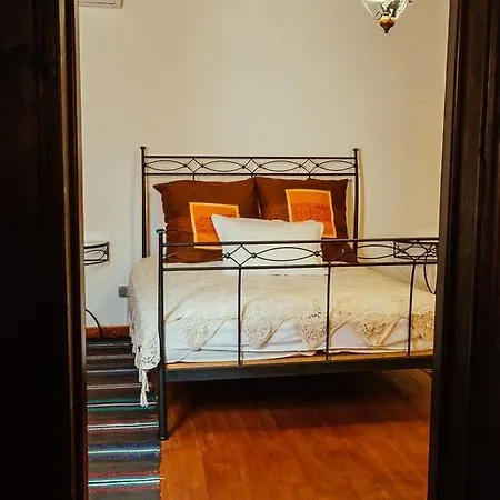 Zoev House * كارلوفو