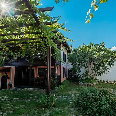 Zoev House Karlovo