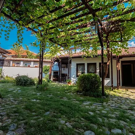 Zoev House Vila