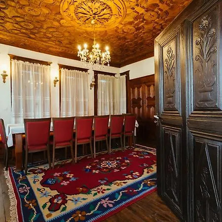 Zoev House فيلة