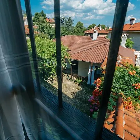 Zoev House