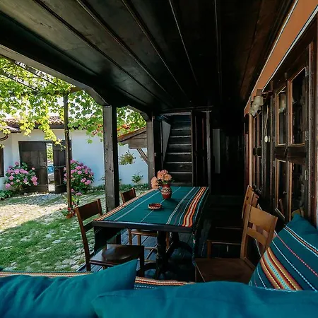 Vila Zoev House *